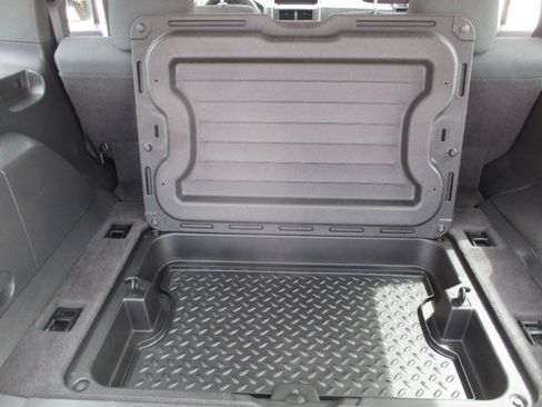 Used 2012 Jeep Liberty Sport AWD/4WD image 38