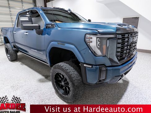 Used 2024 GMC Sierra 3500 Denali Ultimate AWD/4WD image 6