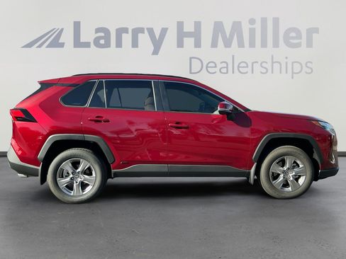 Certified 2025 Toyota RAV4 LE AWD/4WD image 6