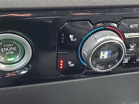 Used 2023 Chevrolet Silverado 1500 LT image 19