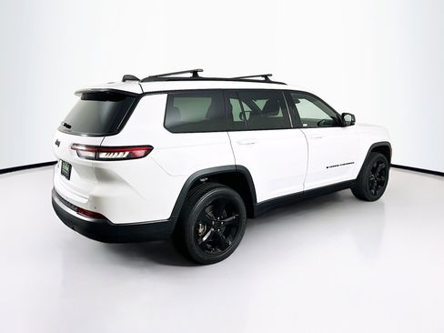 Used 2023 Jeep Grand Cherokee L Laredo image 9