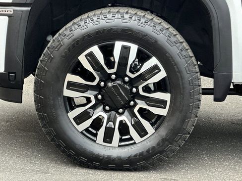 Certified 2025 GMC Sierra 2500 Denali Ultimate AWD/4WD image 27