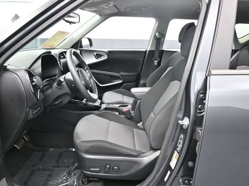 Used 2024 Kia Soul S FWD image 11