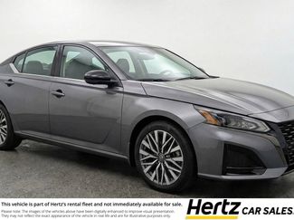 Used 2025 Nissan Altima 2.5 SV FWD video 1