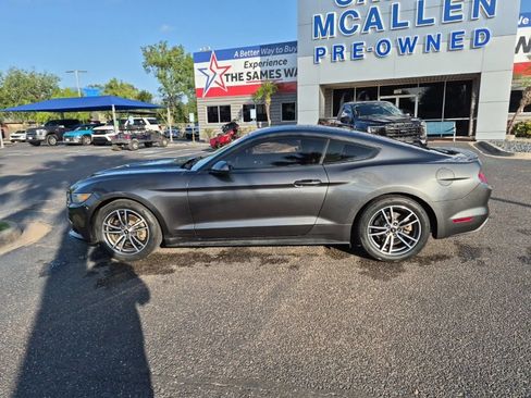 Used 2017 Ford Mustang Coupe RWD image 2