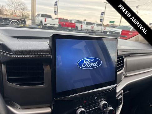 Used 2023 Ford Expedition Max XLT image 7