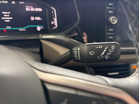 Certified 2024 Volkswagen Taos SEL AWD/4WD image 19