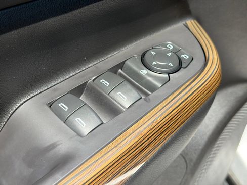 Used 2020 GMC Acadia SLE FWD image 16