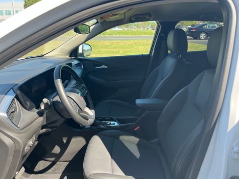 Used 2025 Buick Encore GX Preferred image 25