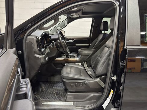 Used 2022 Chevrolet Silverado 1500 RST w/ Convenience Package II image 18