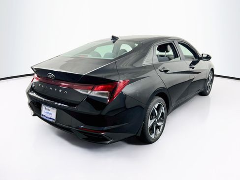 Used 2023 Hyundai Elantra SEL w/ Convenience Package FWD image 5