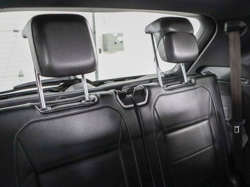 Used 2021 Volkswagen Tiguan SE R-Line image 29