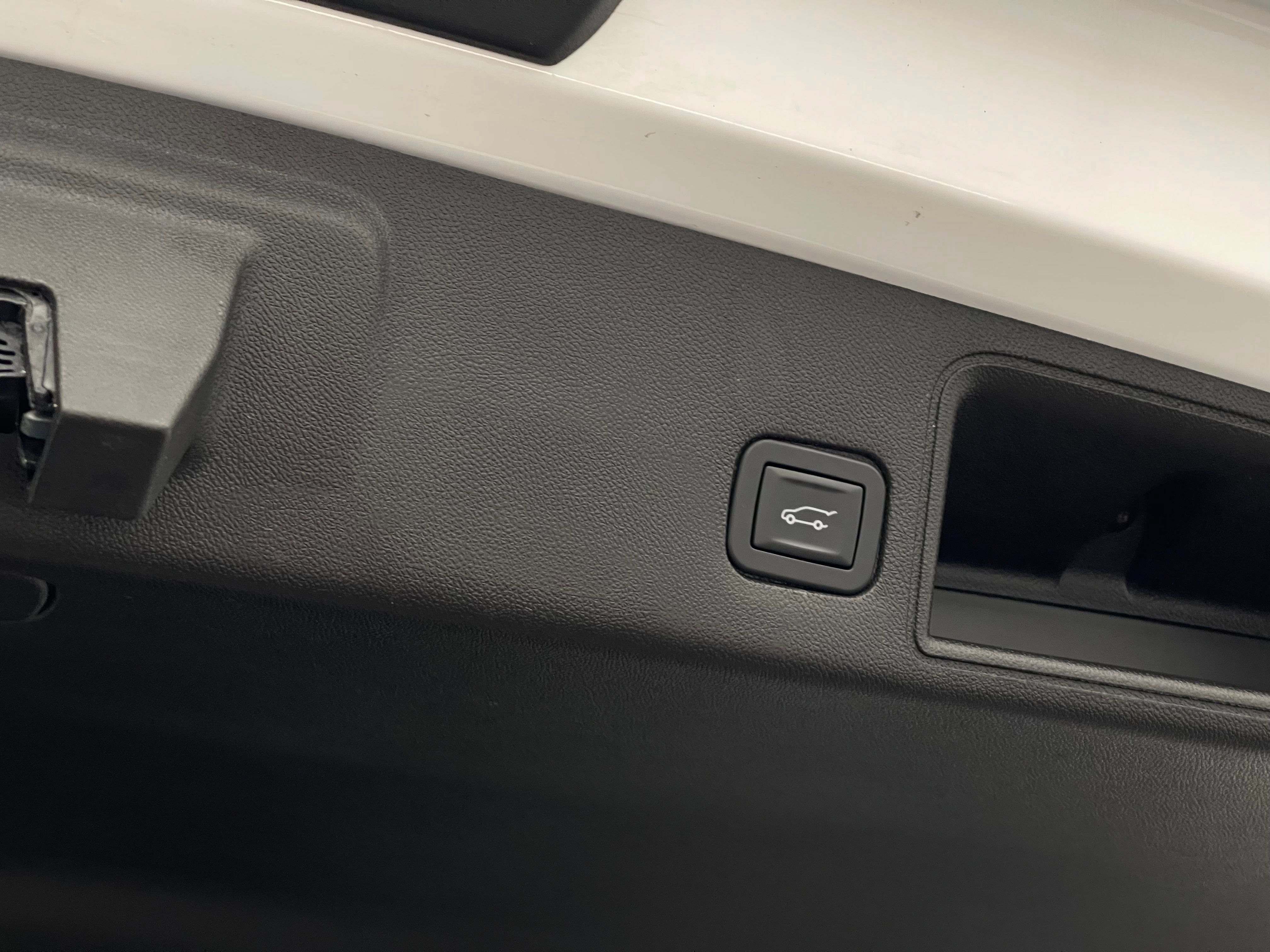 Used 2018 GMC Terrain SLE w/ Driver Convenience Package FWD image 10