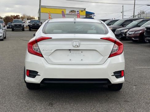 Used 2018 Honda Civic EX image 4