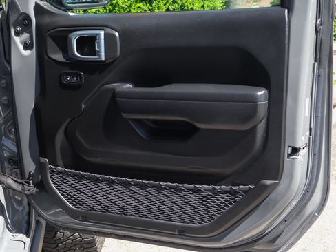 Used 2023 Jeep Gladiator Mojave w/ LED Lighting Group AWD/4WD image 38