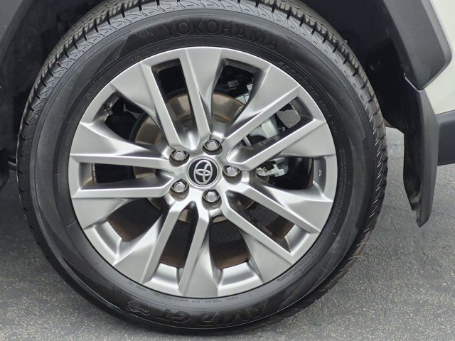 Used 2022 Toyota RAV4 XLE Premium AWD/4WD image 13