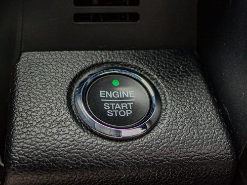 Used 2021 Ford Expedition Limited image 32