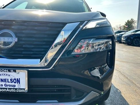 Used 2023 Nissan Rogue SL image 16