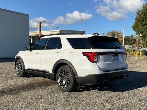 Certified 2025 Ford Explorer ST-Line w/ Premium Package image 4