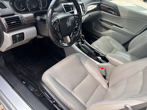 Used 2017 Honda Accord EX-L image 10