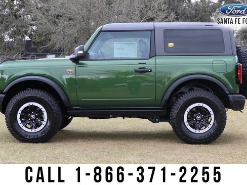 New 2023 Ford Bronco Badlands image 5