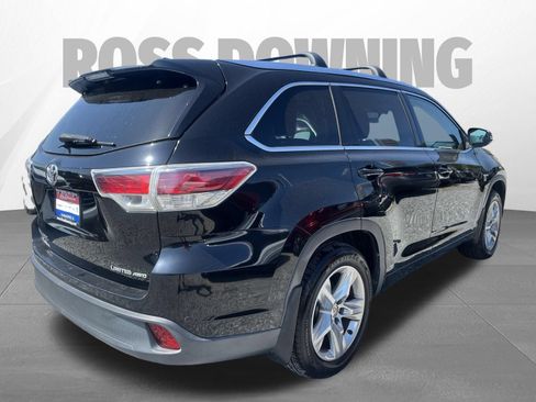 Used 2015 Toyota Highlander Limited w/ Driver Technology Package AWD/4WD image 4