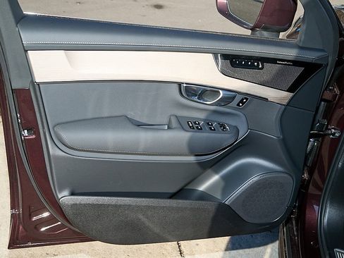 New 2026 Volvo XC90 B6 Plus w/ Protection Package image 10