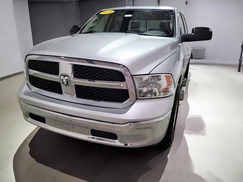 Used 2018 RAM 1500 Classic SLT image 12