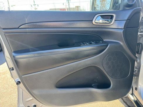 Used 2016 Jeep Grand Cherokee Laredo w/ Quick Order Package 23E image 22