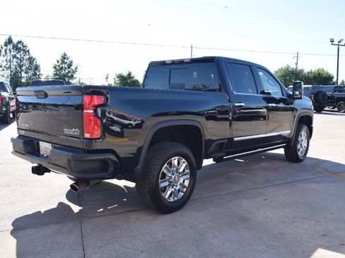 Used 2026 Chevrolet Silverado 3500 High Country w/ High Country Premium Package AWD/4WD image 4