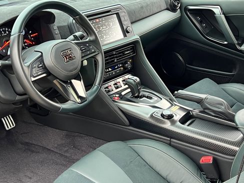 Used 2024 Nissan GT-R T-spec w/ T-Spec Takumi Edition image 4