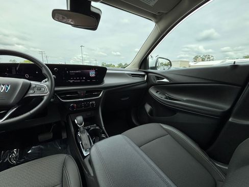 Used 2025 Buick Encore GX Preferred FWD image 34