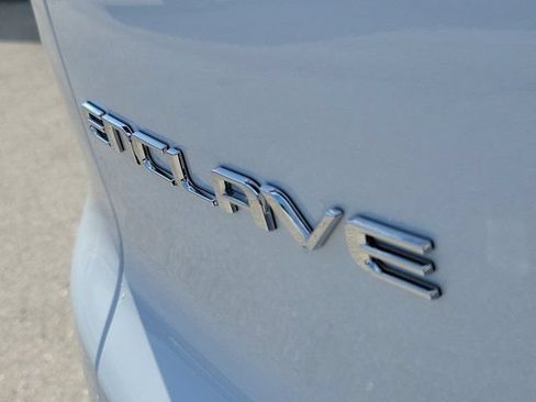 Used 2026 Buick Enclave Preferred w/ Power Package FWD image 9