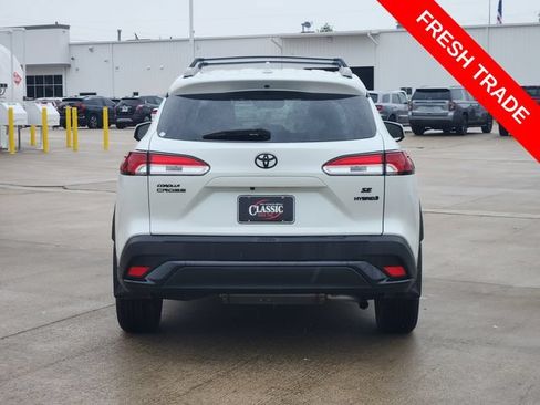 Used 2024 Toyota Corolla Cross AWD Hybrid image 6