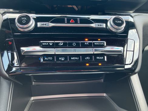 Certified 2023 Ford Explorer ST-Line w/ Class IV Trailer Tow Package AWD/4WD image 19