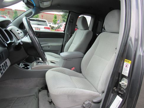 Used 2010 Toyota Tacoma 2WD Access Cab image 18