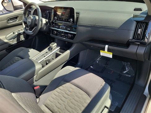 New 2025 Nissan Pathfinder SV image 11