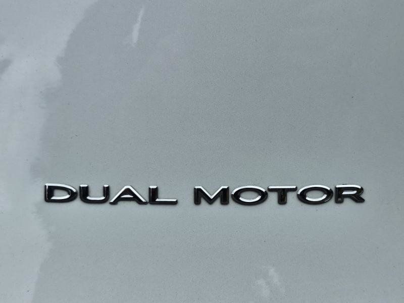 Used 2025 Tesla Model Y Long Range AWD/4WD image 31