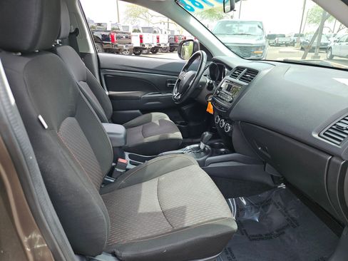 Used 2017 Mitsubishi Outlander Sport ES FWD image 23