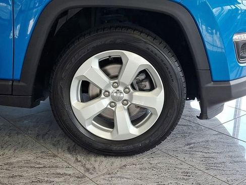 Used 2018 Jeep Compass Latitude w/ Popular Equipment Group FWD image 8
