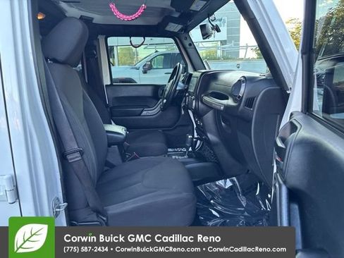 Used 2018 Jeep Wrangler Unlimited Sport S AWD/4WD image 36