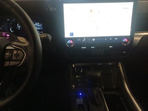 Used 2024 Lexus GX 550 AWD/4WD image 18