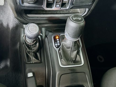 Used 2020 Jeep Wrangler Unlimited Sahara AWD/4WD image 25