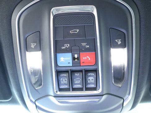 Used 2024 Jeep Grand Cherokee Limited w/ Black Appearance Package AWD/4WD image 45