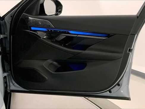 Certified 2024 BMW i5 M60 w/ Premium Package image 25