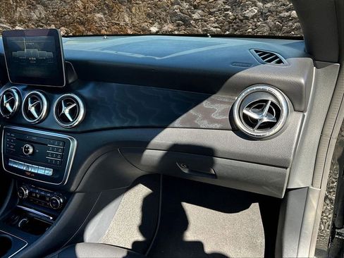 Used 2018 Mercedes-Benz CLA 250 image 14