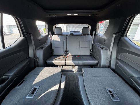 Used 2023 Chevrolet Traverse RS w/ LPO, Floor Liner Package image 15