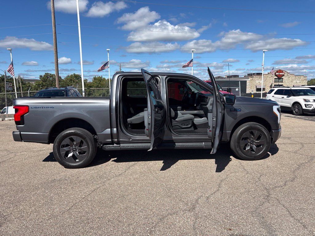 Used 2024 Ford F150 Lightning Flash AWD/4WD image 8
