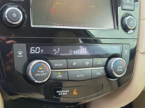 Used 2018 Nissan Rogue SV FWD image 23