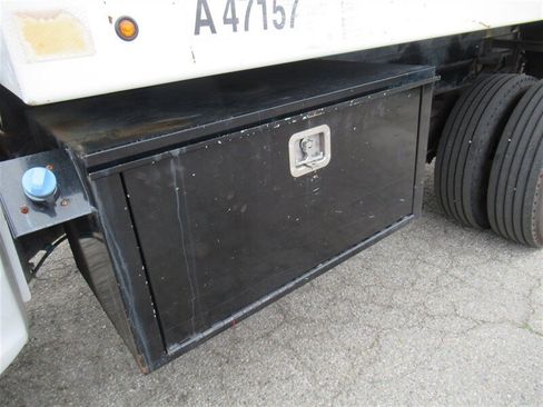 Used 2017 Ford F550 2WD Regular Cab Super Duty image 23